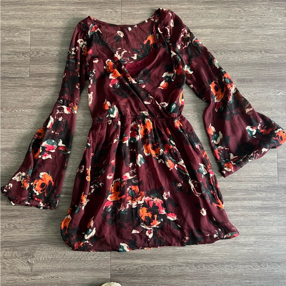 Abercrombie & Fitch Maroon Floral Long Sleeve Floral Dress - Picture 5 of 9